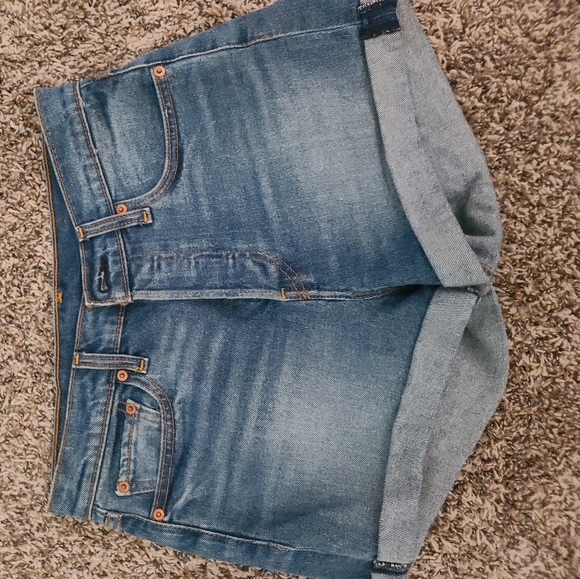 Levi shorts - Picture 1 of 3